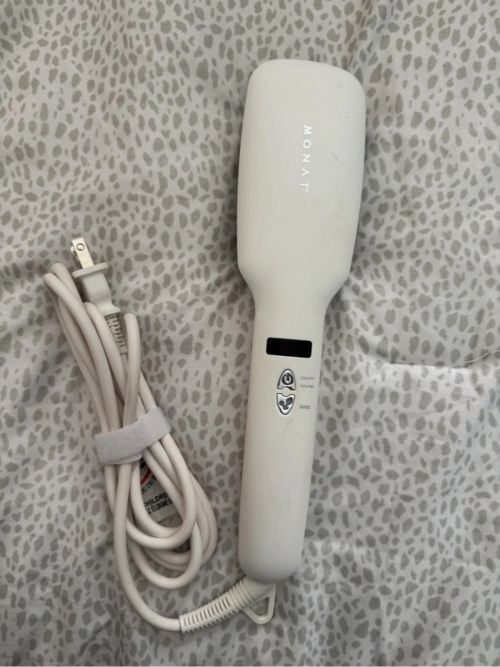 MONAT GLOBAL monat white